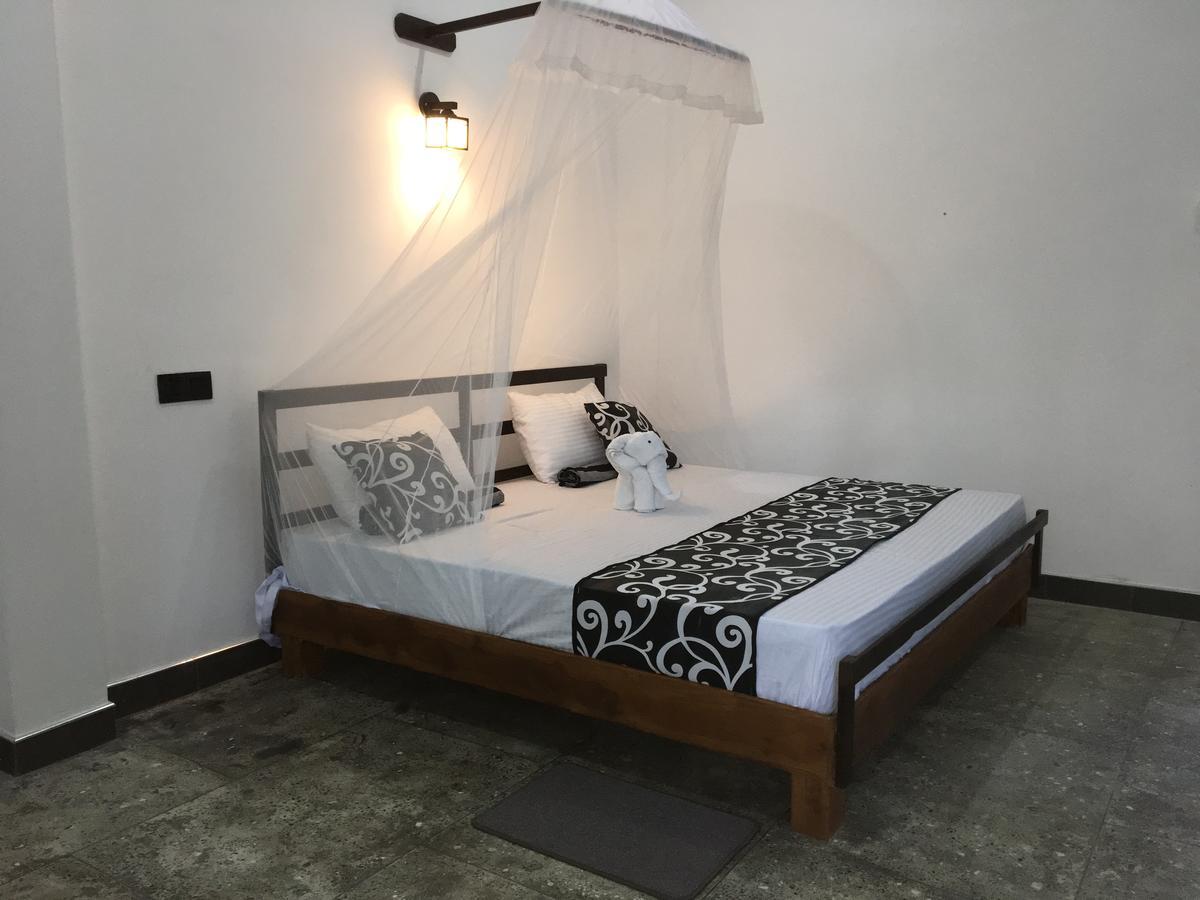Peacock Riverside Udawalawe Ngoại thất bức ảnh